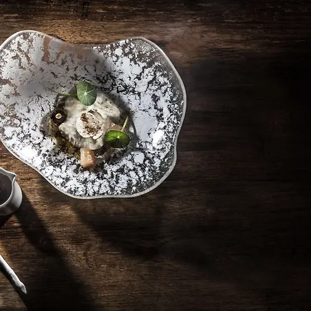 & Restaurant Le Pre Hotel