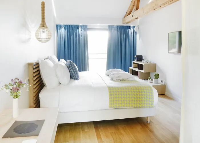 & Restaurant Le Pre Hotel 4*